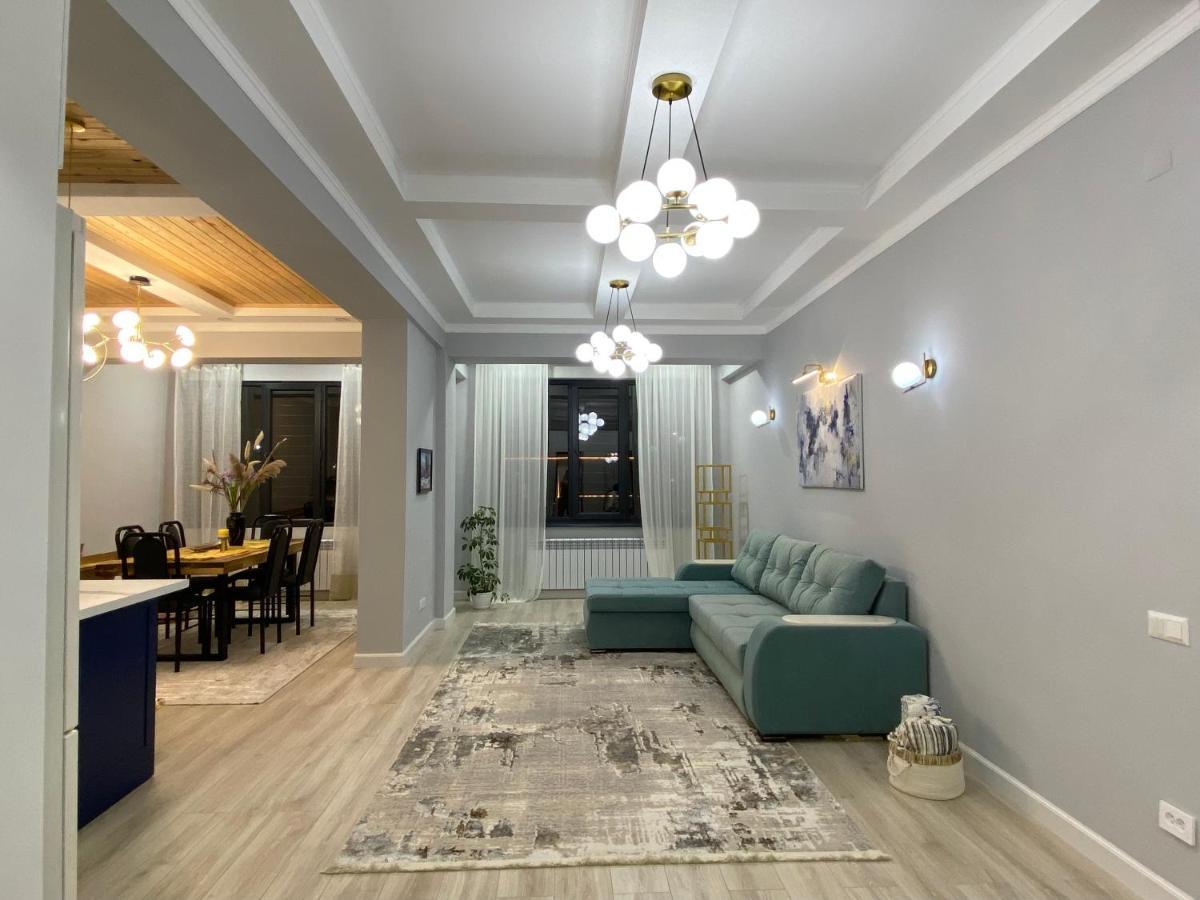 Bird'S Nest - Apartment In Downtown Karakol Exterior foto